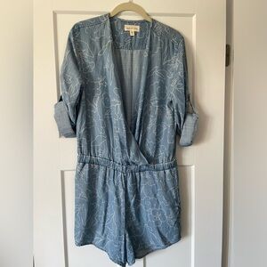 Cloth and Stone chambray romper size small.